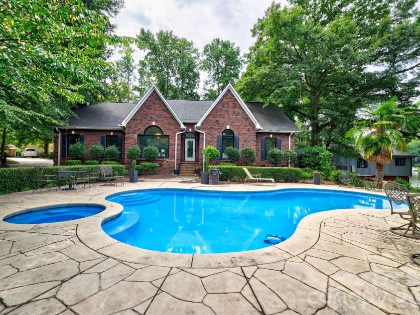 2143 Peninsula Drive, Lake Wylie, SC 29710.  MLS# CAR4416751, YatesRealty ID 47411. 