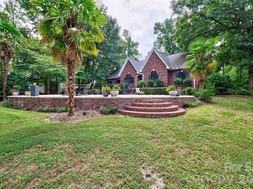 2143 Peninsula Drive, Lake Wylie, SC 29710.  MLS# CAR4416751, YatesRealty ID 47411. 