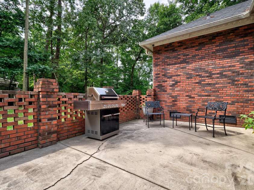 2143 Peninsula Drive, Lake Wylie, SC 29710.  MLS# CAR4416751, YatesRealty ID 47411. 