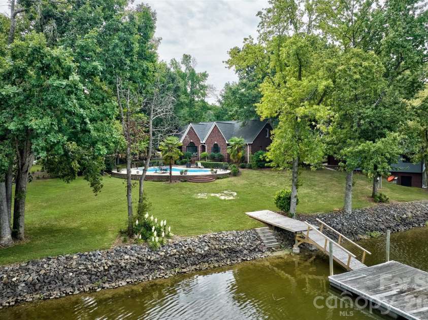 2143 Peninsula Drive, Lake Wylie, SC 29710.  MLS# CAR4416751, YatesRealty ID 47411. 