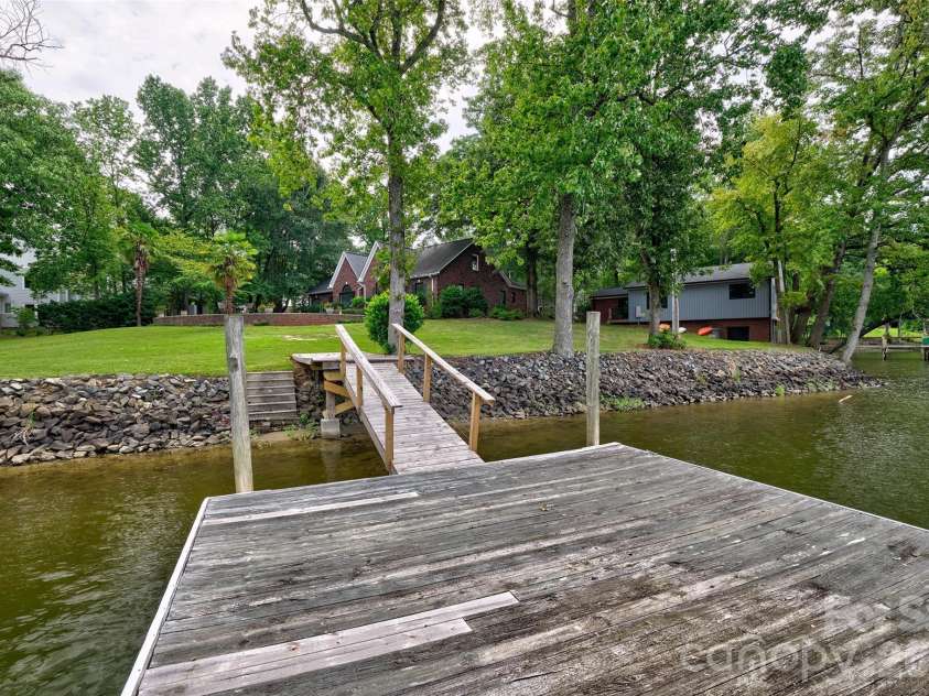 2143 Peninsula Drive, Lake Wylie, SC 29710.  MLS# CAR4416751, YatesRealty ID 47411. 