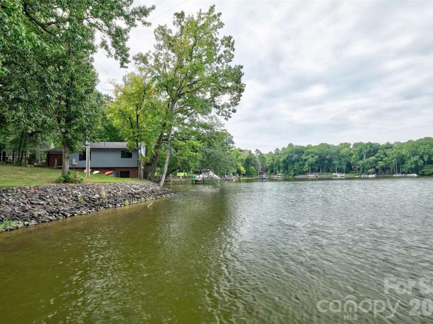 2143 Peninsula Drive, Lake Wylie, SC 29710.  MLS# CAR4416751, YatesRealty ID 47411. 