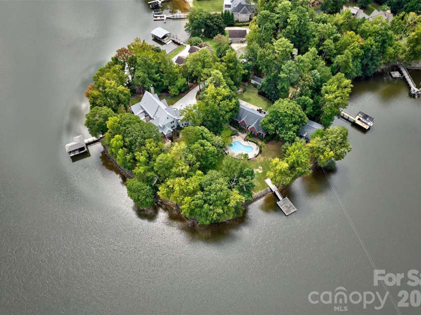 2143 Peninsula Drive, Lake Wylie, SC 29710.  MLS# CAR4416751, YatesRealty ID 47411. 