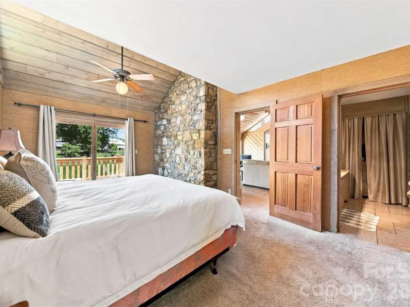 6580 Central Drive, Conover, NC 28613.  MLS# CAR4417674, YatesRealty ID 47413. 