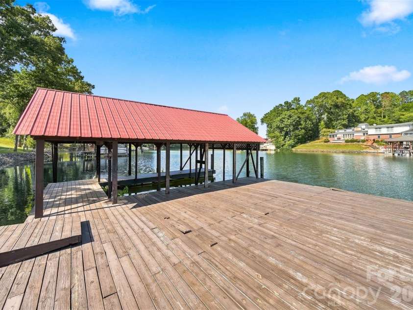 6580 Central Drive, Conover, NC 28613.  MLS# CAR4417674, YatesRealty ID 47413. 