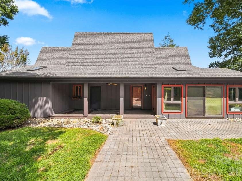 6580 Central Drive, Conover, NC 28613.  MLS# CAR4417674, YatesRealty ID 47413. 