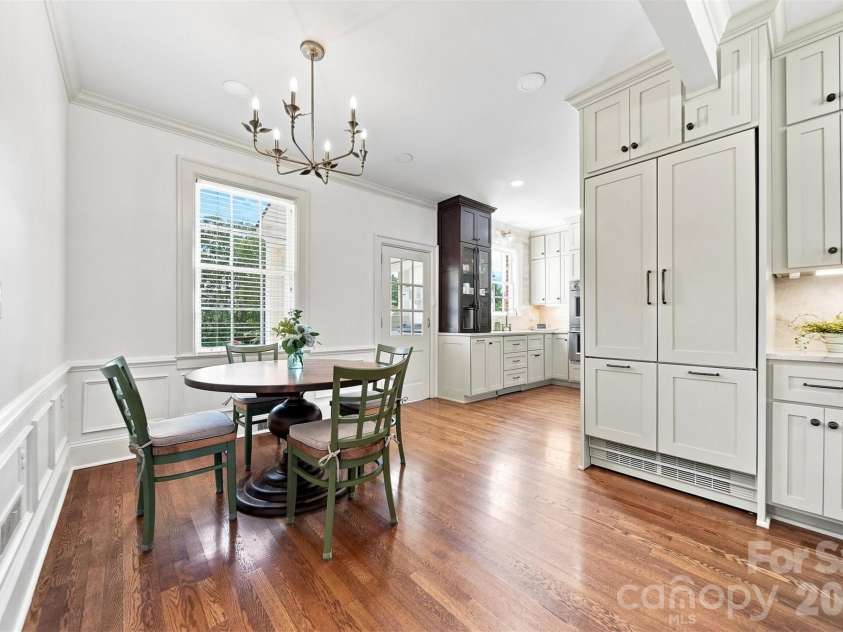 525 2nd Avenue, Hickory, NC 28601.  MLS# CAR4417785, YatesRealty ID 47415. 