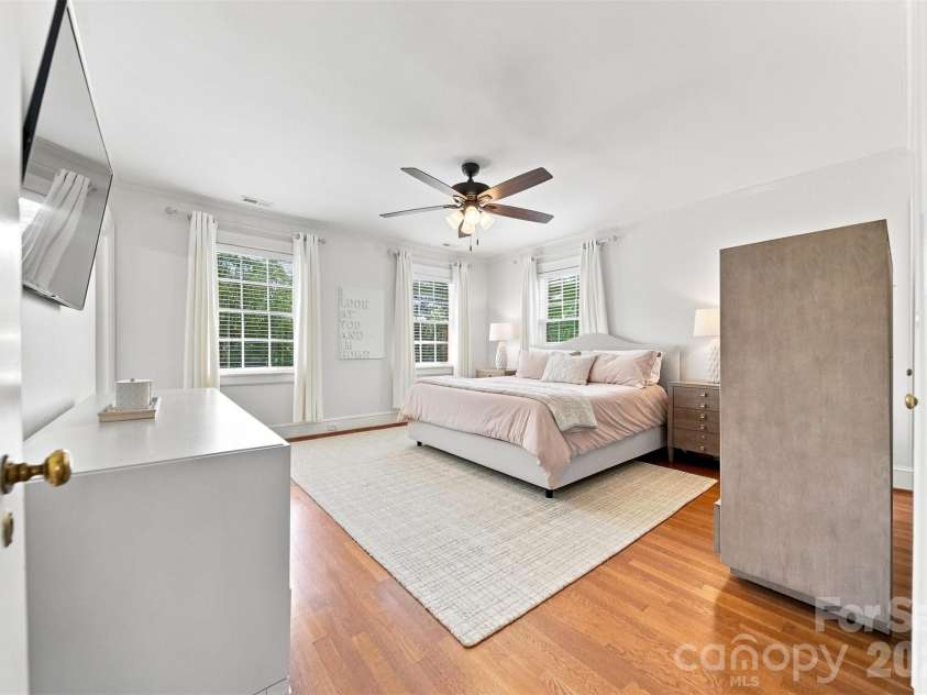 525 2nd Avenue, Hickory, NC 28601.  MLS# CAR4417785, YatesRealty ID 47415. 