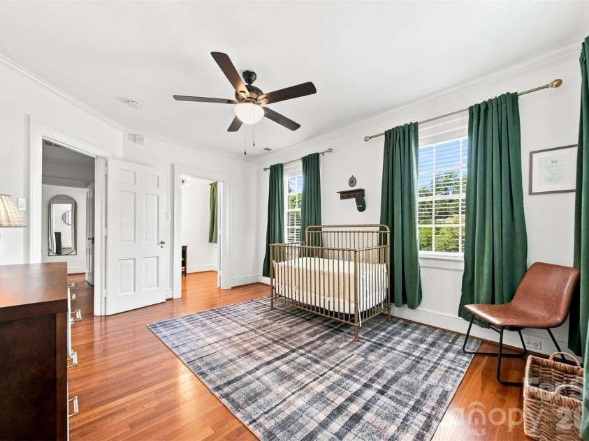525 2nd Avenue, Hickory, NC 28601.  MLS# CAR4417785, YatesRealty ID 47415. 