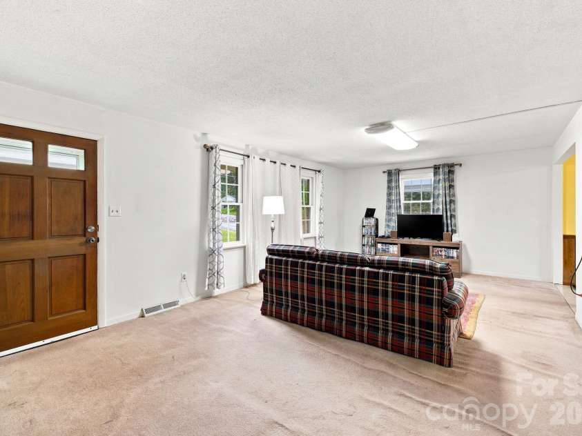 1714 Lazenby Street, Newton, NC 28658.  MLS# CAR4417758, YatesRealty ID 47416. 