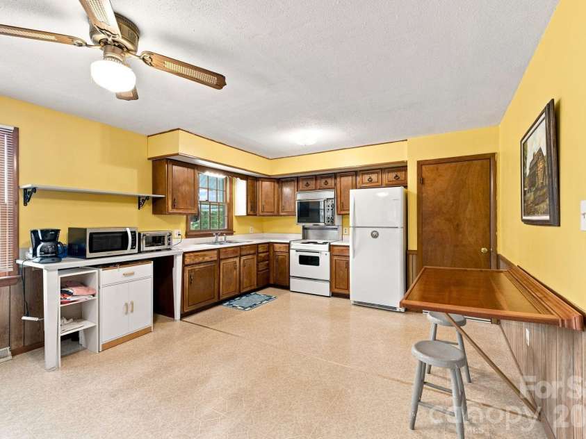 1714 Lazenby Street, Newton, NC 28658.  MLS# CAR4417758, YatesRealty ID 47416. 