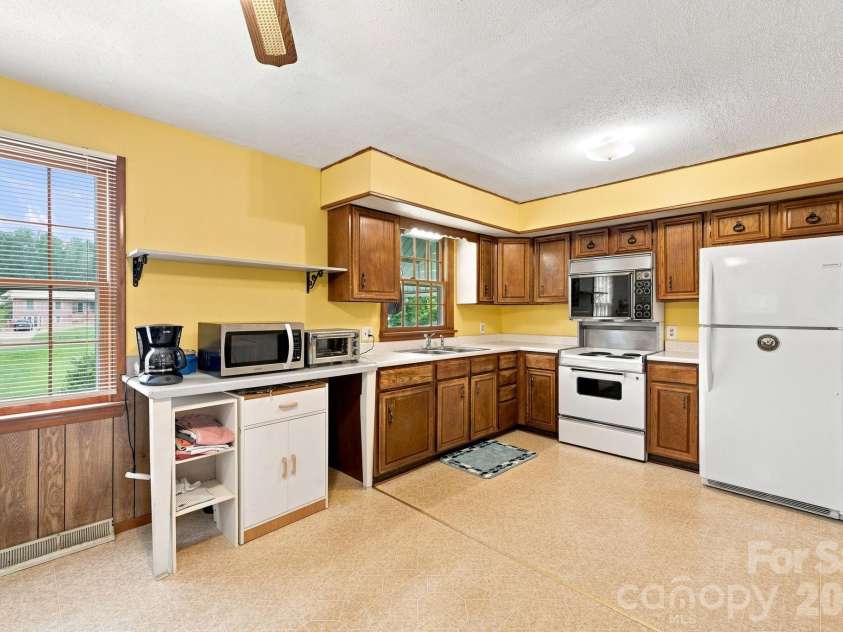 1714 Lazenby Street, Newton, NC 28658.  MLS# CAR4417758, YatesRealty ID 47416. 