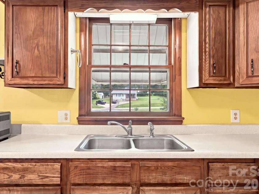 1714 Lazenby Street, Newton, NC 28658.  MLS# CAR4417758, YatesRealty ID 47416. 