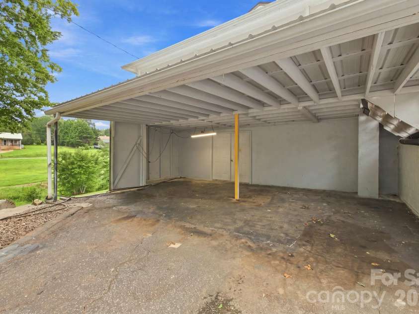 1714 Lazenby Street, Newton, NC 28658.  MLS# CAR4417758, YatesRealty ID 47416. 