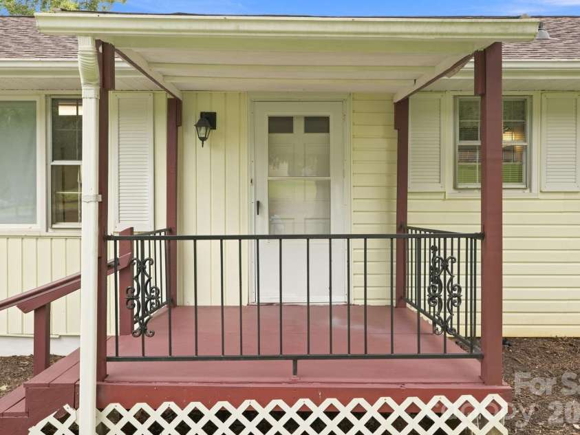1714 Lazenby Street, Newton, NC 28658.  MLS# CAR4417758, YatesRealty ID 47416. 