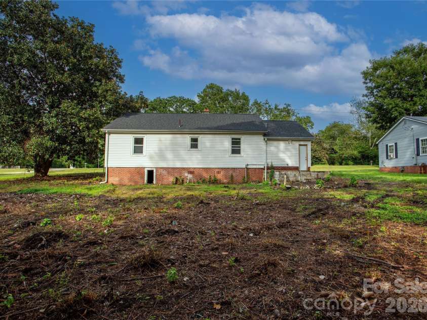 290 Airport Road, Rockingham, NC 28379.  MLS# CAR4416920, YatesRealty ID 47417. 