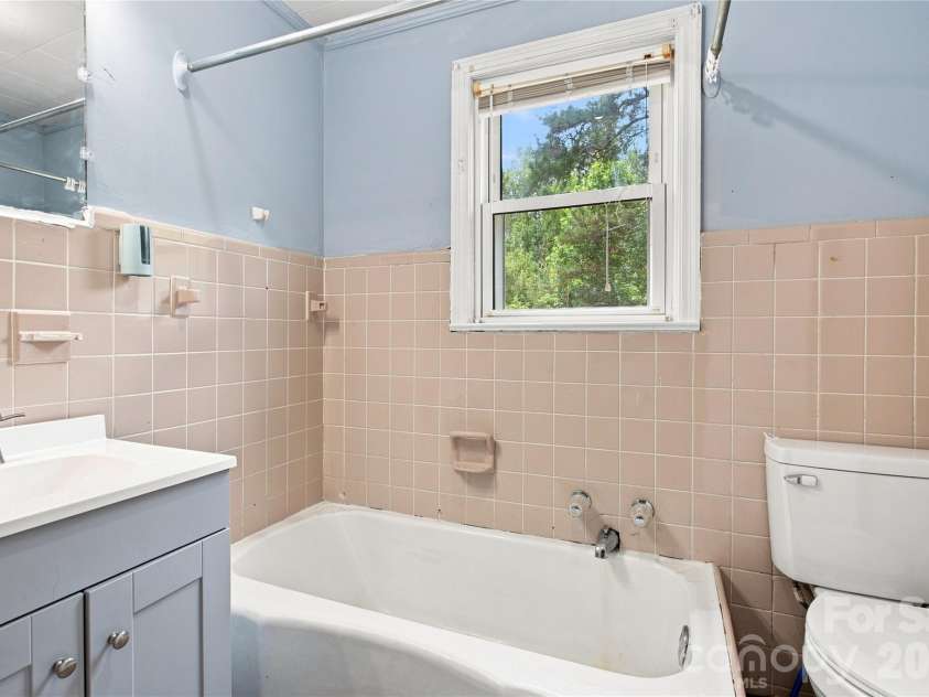 290 Airport Road, Rockingham, NC 28379.  MLS# CAR4416920, YatesRealty ID 47417. 