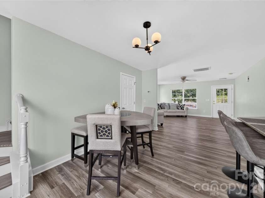 2047 Sonoma Valley Drive, Charlotte, NC 28214.  MLS# CAR4416912, YatesRealty ID 47419. 