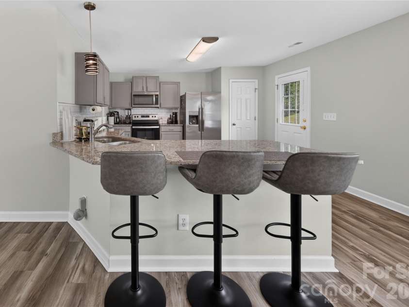 2047 Sonoma Valley Drive, Charlotte, NC 28214.  MLS# CAR4416912, YatesRealty ID 47419. 