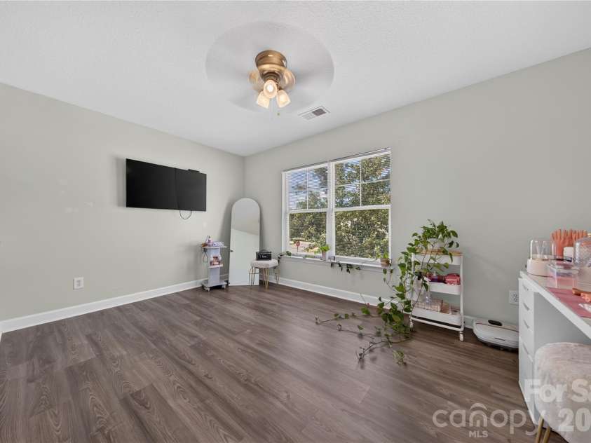 2047 Sonoma Valley Drive, Charlotte, NC 28214.  MLS# CAR4416912, YatesRealty ID 47419. 
