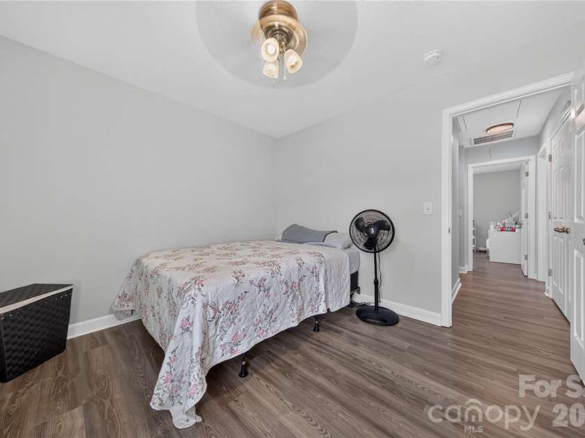 2047 Sonoma Valley Drive, Charlotte, NC 28214.  MLS# CAR4416912, YatesRealty ID 47419. 