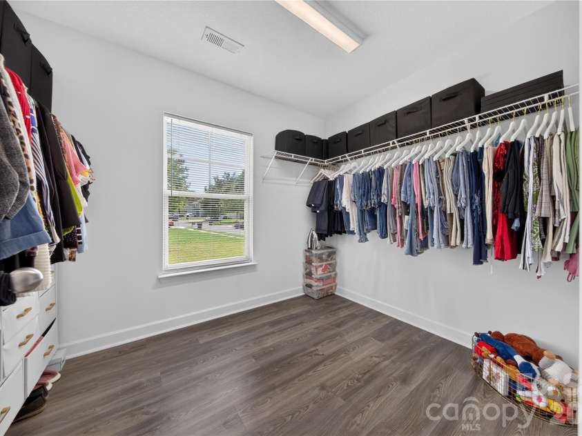 2047 Sonoma Valley Drive, Charlotte, NC 28214.  MLS# CAR4416912, YatesRealty ID 47419. 