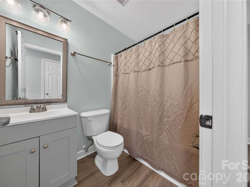 2047 Sonoma Valley Drive, Charlotte, NC 28214.  MLS# CAR4416912, YatesRealty ID 47419. 
