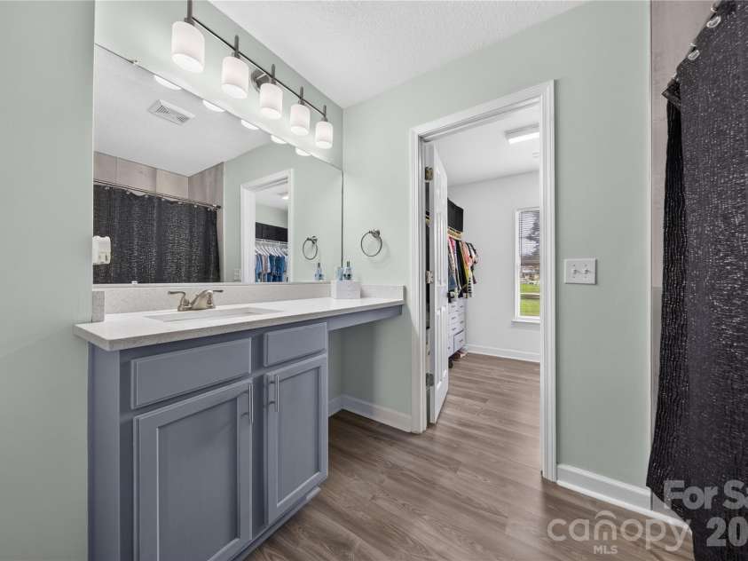 2047 Sonoma Valley Drive, Charlotte, NC 28214.  MLS# CAR4416912, YatesRealty ID 47419. 