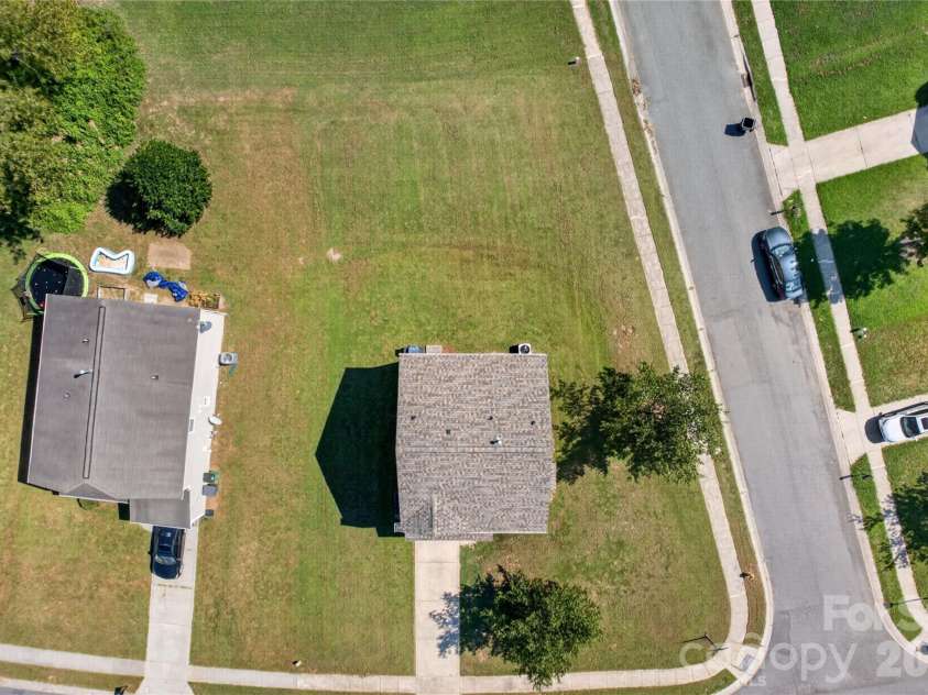 2047 Sonoma Valley Drive, Charlotte, NC 28214.  MLS# CAR4416912, YatesRealty ID 47419. 