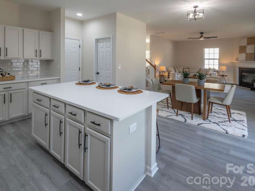 10631 Atkins Ridge Drive, Charlotte, NC 28213.  MLS# CAR4330313, YatesRealty ID 4742. 