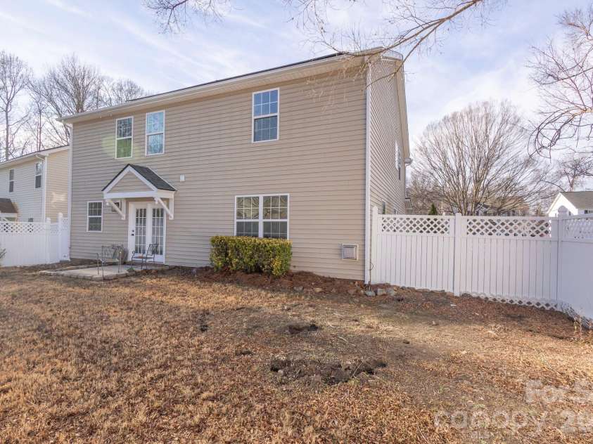 10631 Atkins Ridge Drive, Charlotte, NC 28213.  MLS# CAR4330313, YatesRealty ID 4742. 