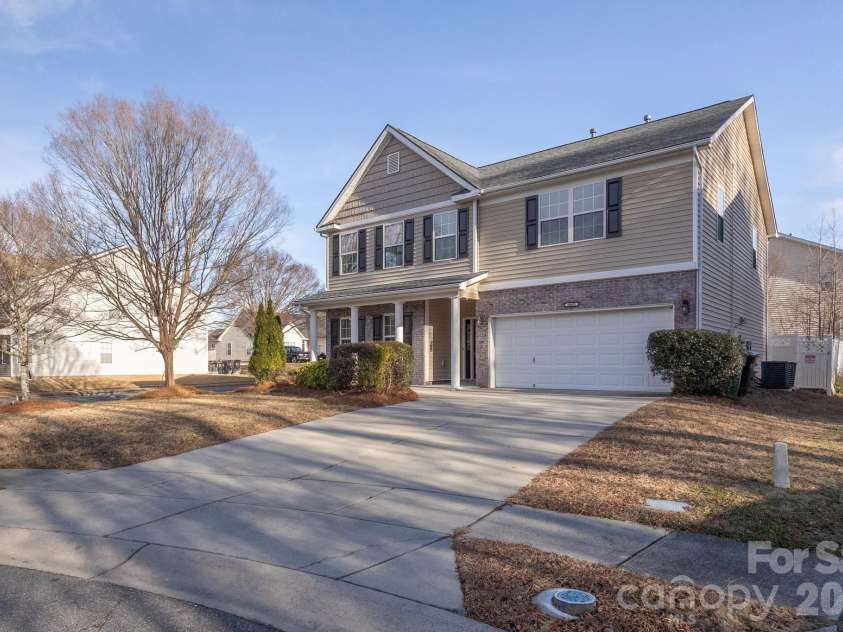 10631 Atkins Ridge Drive, Charlotte, NC 28213.  MLS# CAR4330313, YatesRealty ID 4742. 