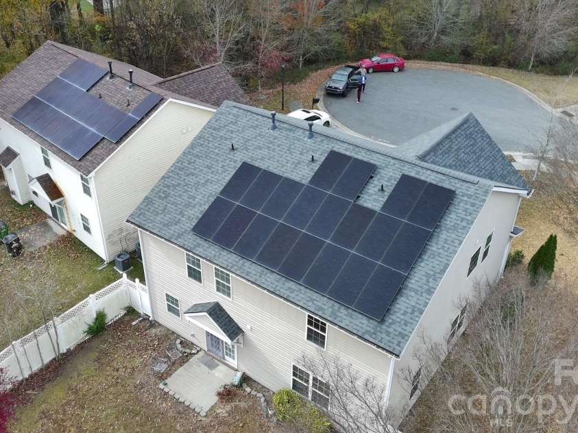 10631 Atkins Ridge Drive, Charlotte, NC 28213.  MLS# CAR4330313, YatesRealty ID 4742. Solar Power