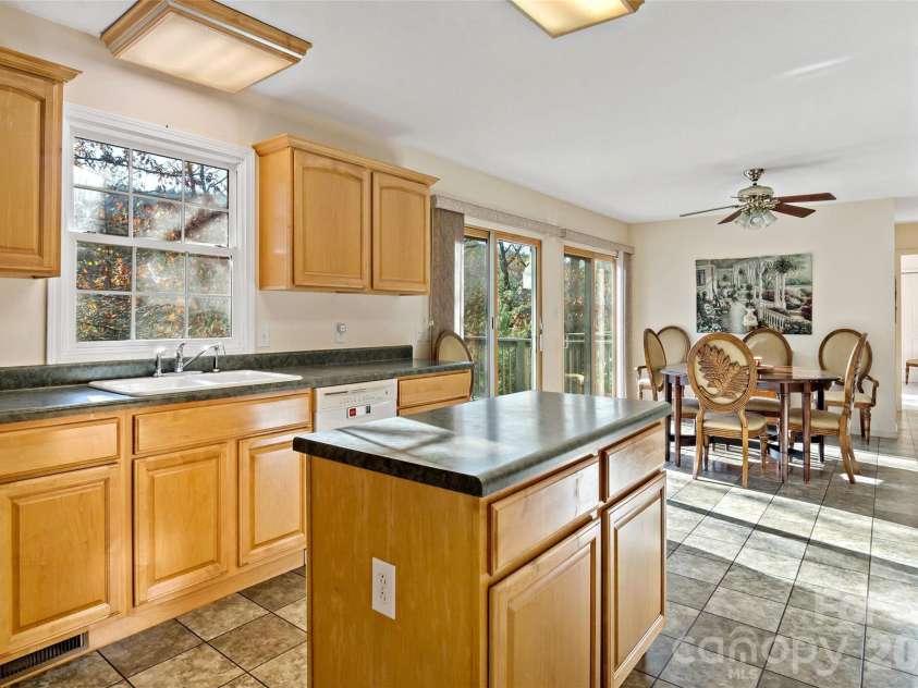 65 Gypsy Mountain Road, Marion, NC 28752.  MLS# CAR4353949, YatesRealty ID 4742. 