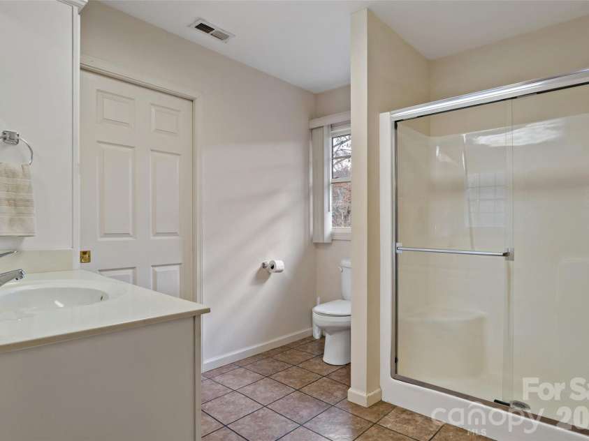 65 Gypsy Mountain Road, Marion, NC 28752.  MLS# CAR4353949, YatesRealty ID 4742. 