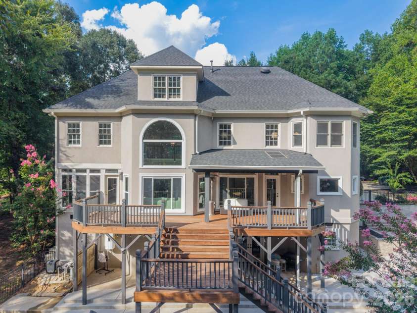 2006 Sandy Pond Lane, Waxhaw, NC 28173.  MLS# CAR4416862, YatesRealty ID 47421. 