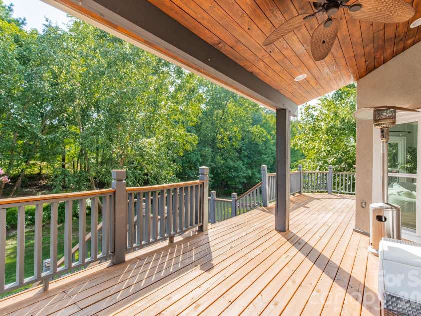 2006 Sandy Pond Lane, Waxhaw, NC 28173.  MLS# CAR4416862, YatesRealty ID 47421. 