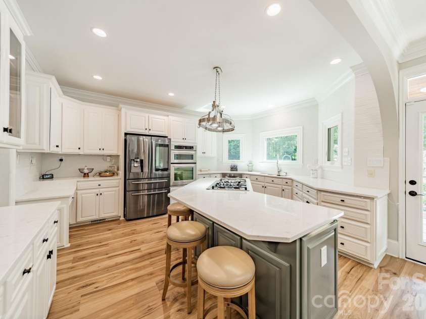 2006 Sandy Pond Lane, Waxhaw, NC 28173.  MLS# CAR4416862, YatesRealty ID 47421. 