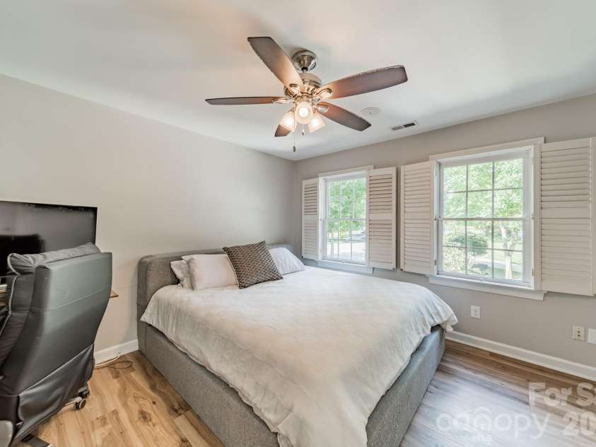 2006 Sandy Pond Lane, Waxhaw, NC 28173.  MLS# CAR4416862, YatesRealty ID 47421. 