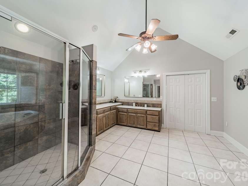 2006 Sandy Pond Lane, Waxhaw, NC 28173.  MLS# CAR4416862, YatesRealty ID 47421. 