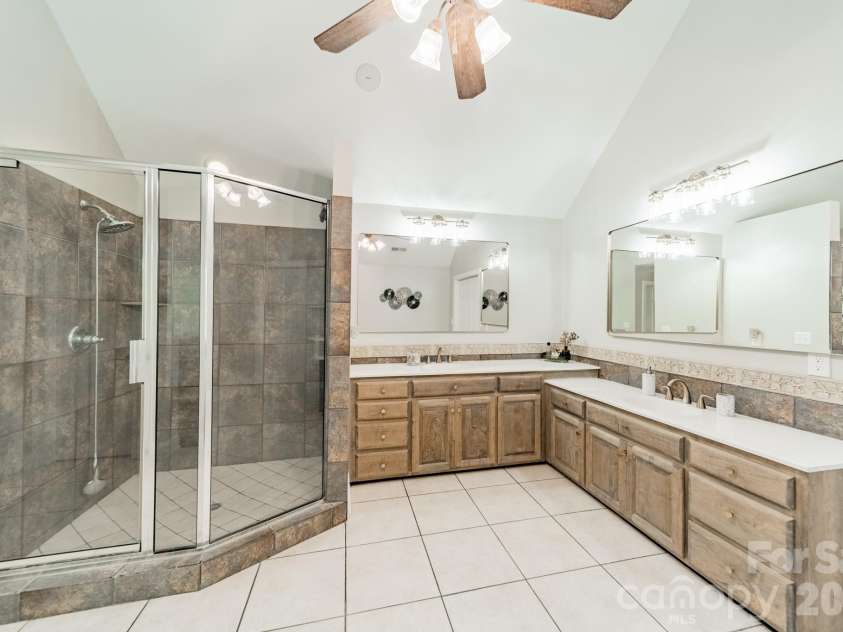 2006 Sandy Pond Lane, Waxhaw, NC 28173.  MLS# CAR4416862, YatesRealty ID 47421. 