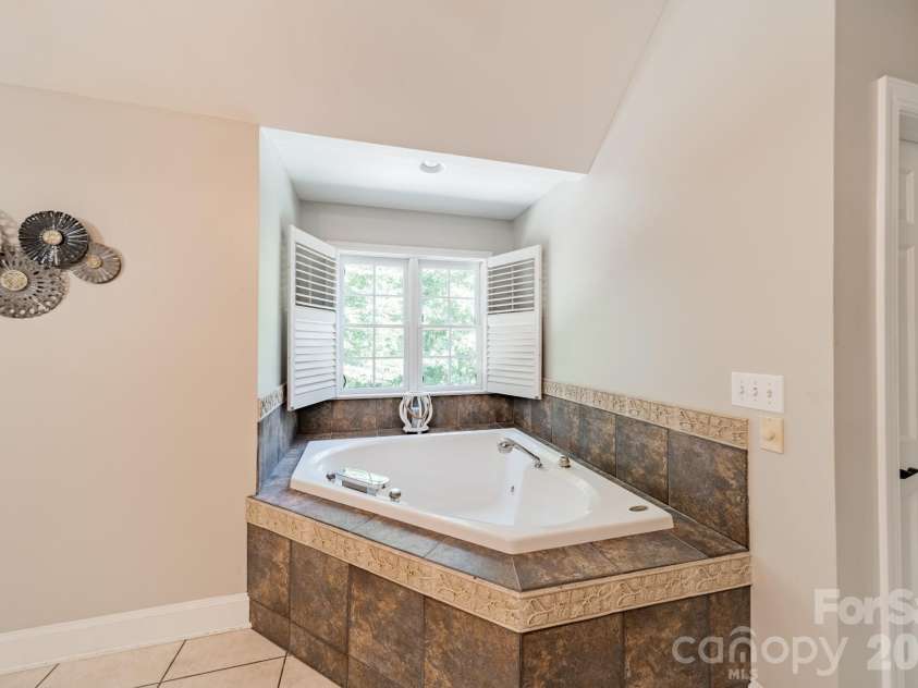 2006 Sandy Pond Lane, Waxhaw, NC 28173.  MLS# CAR4416862, YatesRealty ID 47421. 
