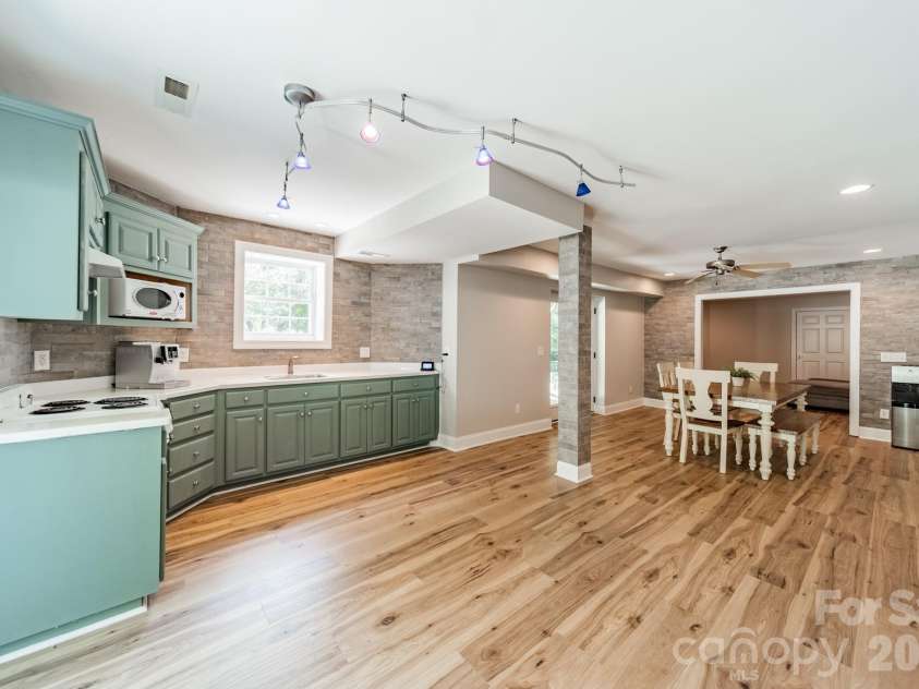 2006 Sandy Pond Lane, Waxhaw, NC 28173.  MLS# CAR4416862, YatesRealty ID 47421. 