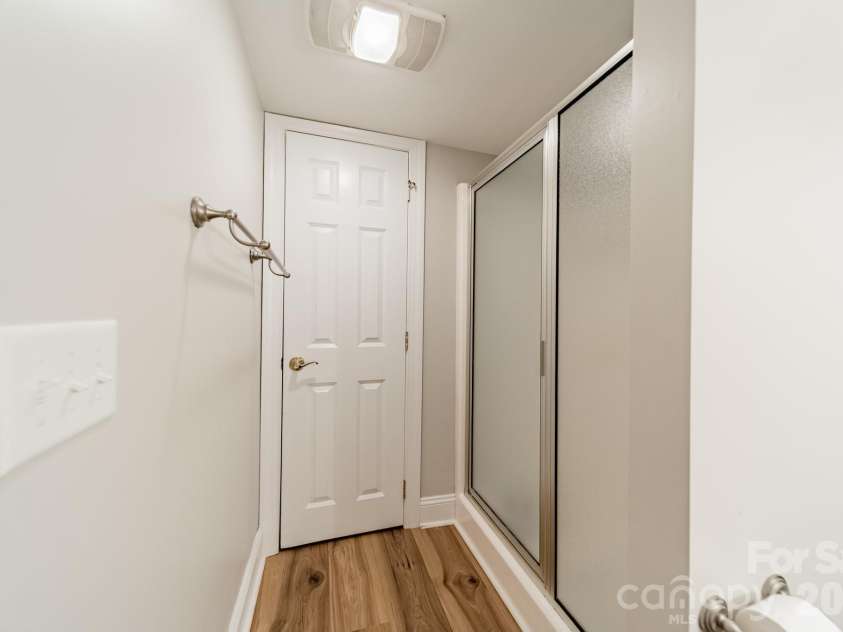 2006 Sandy Pond Lane, Waxhaw, NC 28173.  MLS# CAR4416862, YatesRealty ID 47421. 