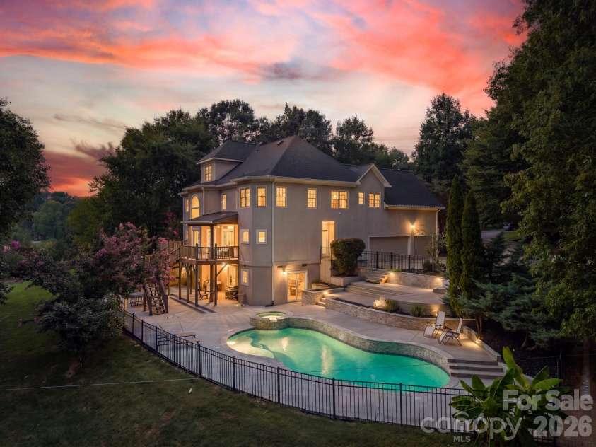 2006 Sandy Pond Lane, Waxhaw, NC 28173.  MLS# CAR4416862, YatesRealty ID 47421. 