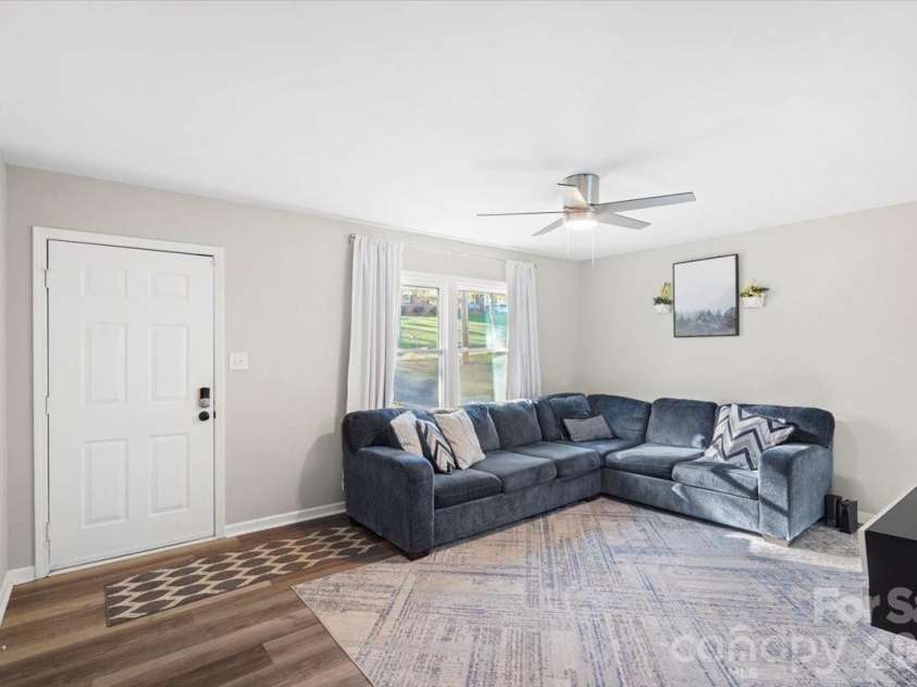624 Dundeen Drive, Gastonia, NC 28052.  MLS# CAR4415515, YatesRealty ID 47422. 