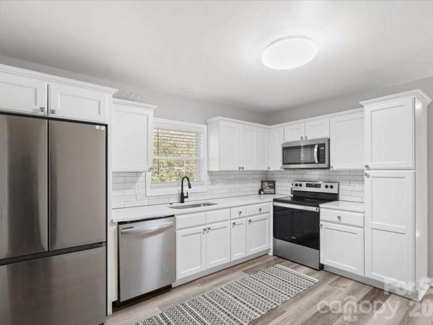624 Dundeen Drive, Gastonia, NC 28052.  MLS# CAR4415515, YatesRealty ID 47422. 
