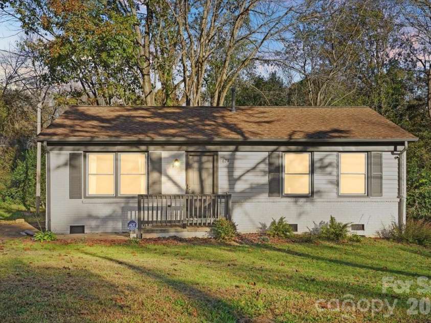 624 Dundeen Drive, Gastonia, NC 28052.  MLS# CAR4415515, YatesRealty ID 47422. 