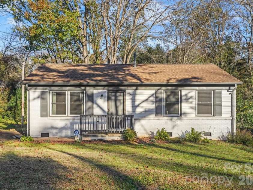 624 Dundeen Drive, Gastonia, NC 28052.  MLS# CAR4415515, YatesRealty ID 47422. 