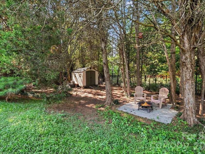 13316 Mallard Landing Road, Charlotte, NC 28278.  MLS# CAR4415708, YatesRealty ID 47423. 